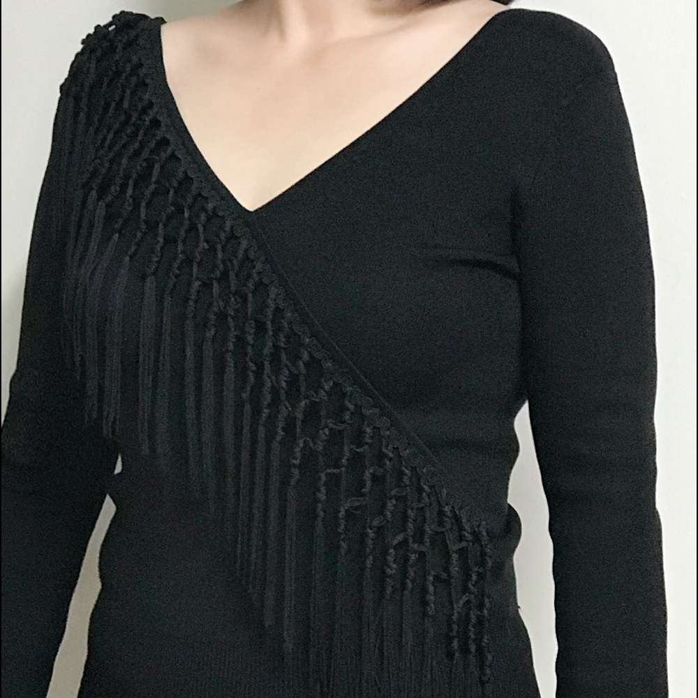 V-neck Black Silk sweater knit trimmed w. fringe